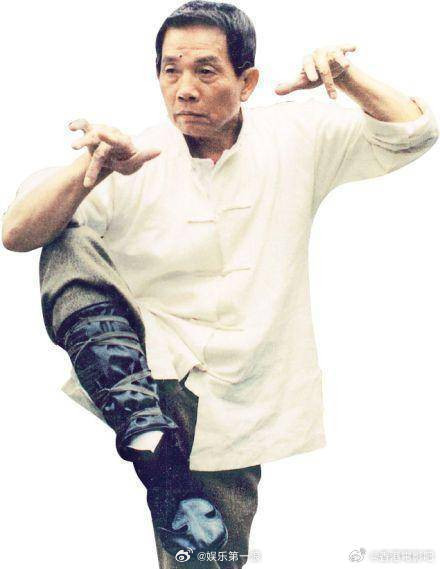 香港多位名人骨灰被盗香港名人骨灰被盗家属遭勒索啊？？？？昨日有多间传媒报导，沙