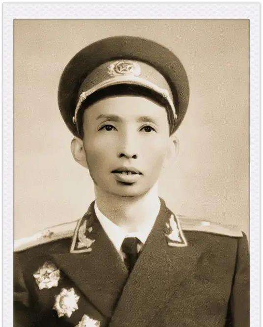 1955年定军衔那年，李迎希气得摔了杯子，他打了一辈子仗，济南战役立下大功，粟裕