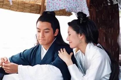 杜十娘有万金百宝箱为什么不赎姐妹，只想着自己嫁豪门？因为她从来就不是什么大义