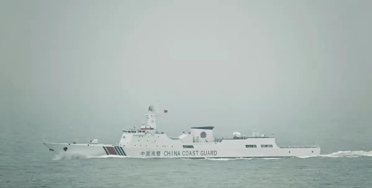 中国海警越来越“豪横”了！看看这最新的海警船，看起来怎么这么像052D？难道这