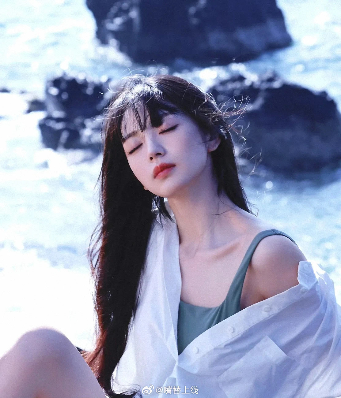 田曦薇｜初恋白月光既视感，美呆了！​​​