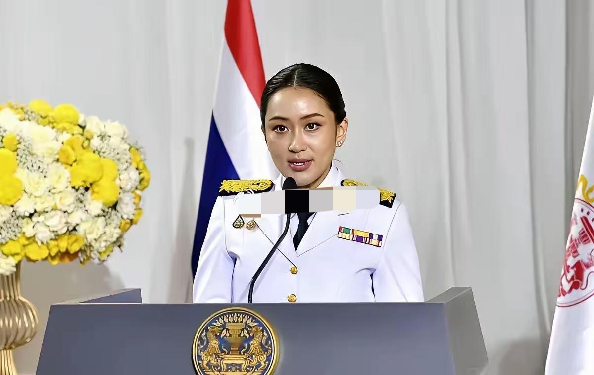 泰国很聪明，明显向东看了。熟悉泰国历史的人都知道，泰国人一直很聪明，数百年来，站