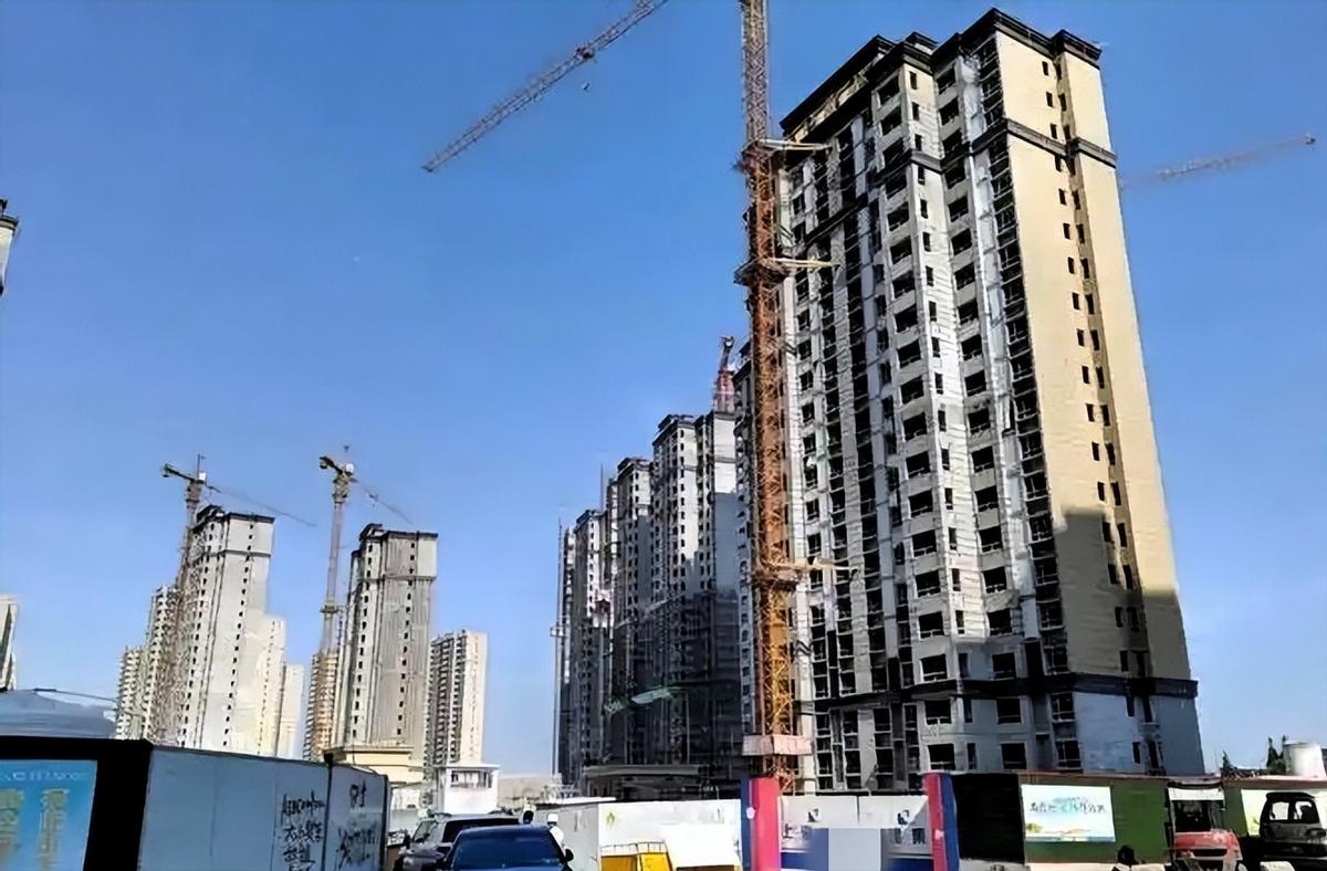 太讽刺了。黑龙江大庆，女子一时冲动，将全家的500万血汗钱借给某房地产公司，对方