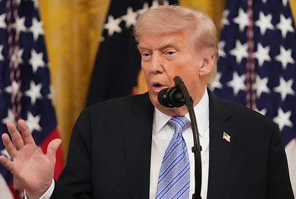 特朗普难有体面下场！不是民主党狠，是他自己把信念、言行玩脱节了现在全网都在猜