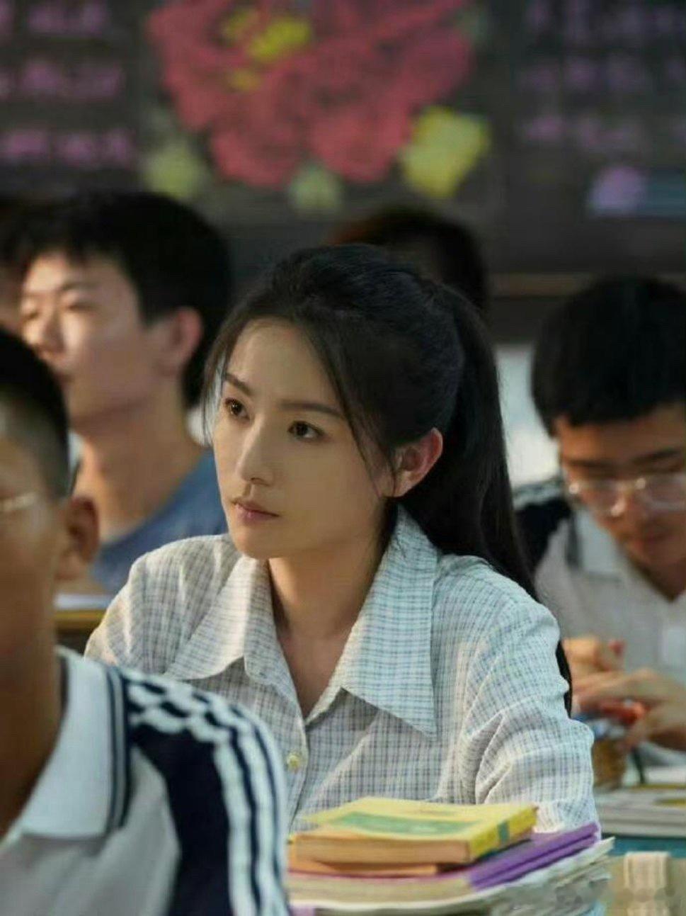 群演不用化妆吗，怎么只给主角化妆。