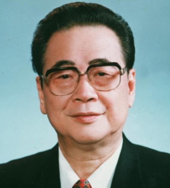 1992年7月，邓颖超因病离世，谁知，邓颖超去世前一日说出的是“李鹏”二字，这背