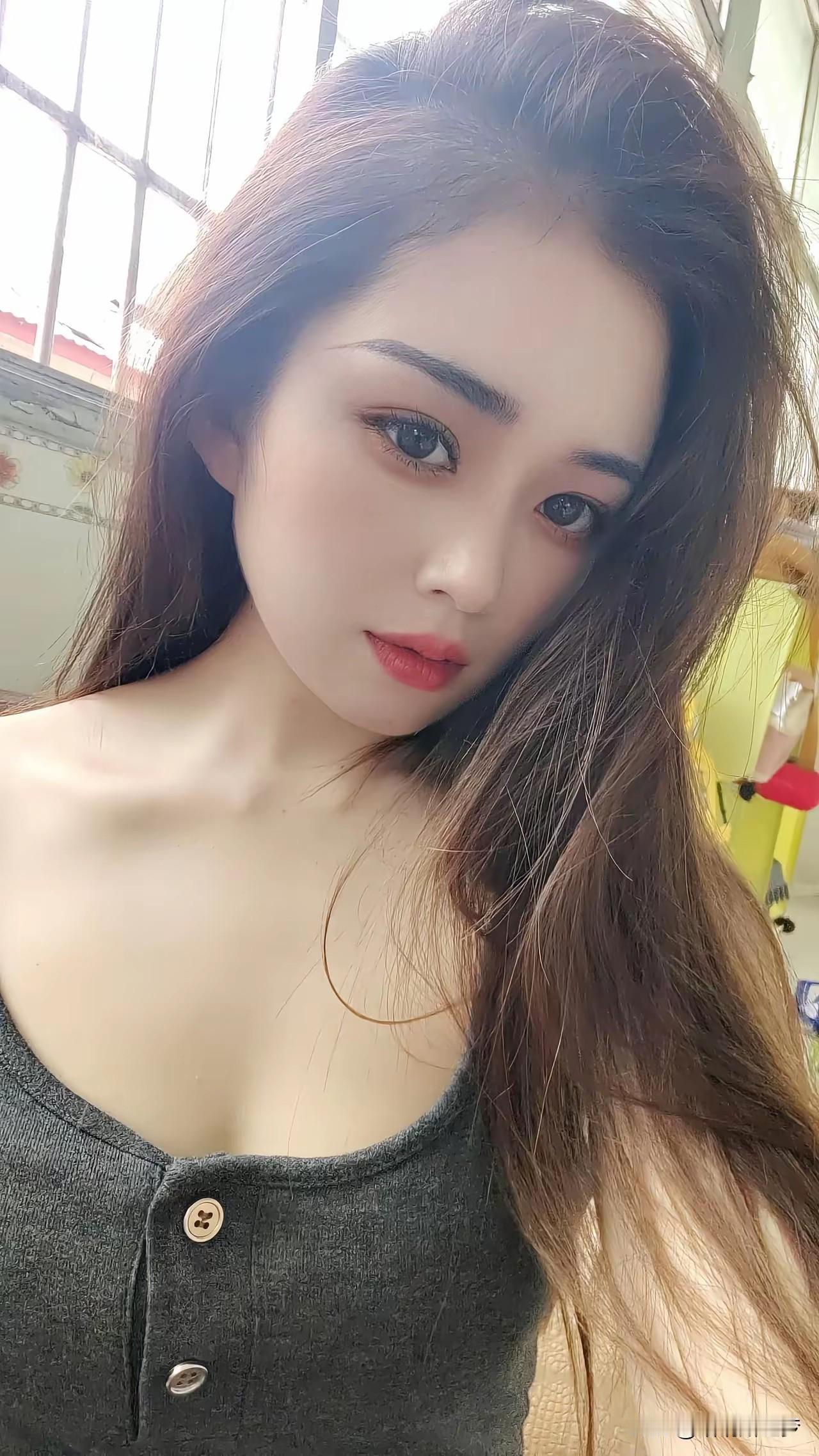 从今天开始，不要去管别人，只管早睡，运动和读书。爱自己别内耗莫要去改变别人余
