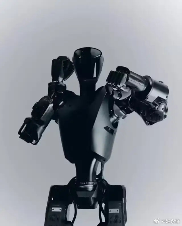 AI士兵崛起？俄乌战场惊现持枪人形机器人摘自：IT之家近日，一则关于“俄乌战场
