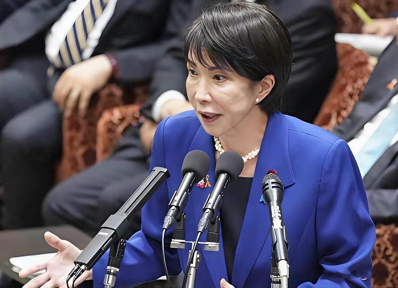 一跌再跌！高市早苗受到冲击，内阁支持率跌破50%。多家媒体在报道中称，根据最新民
