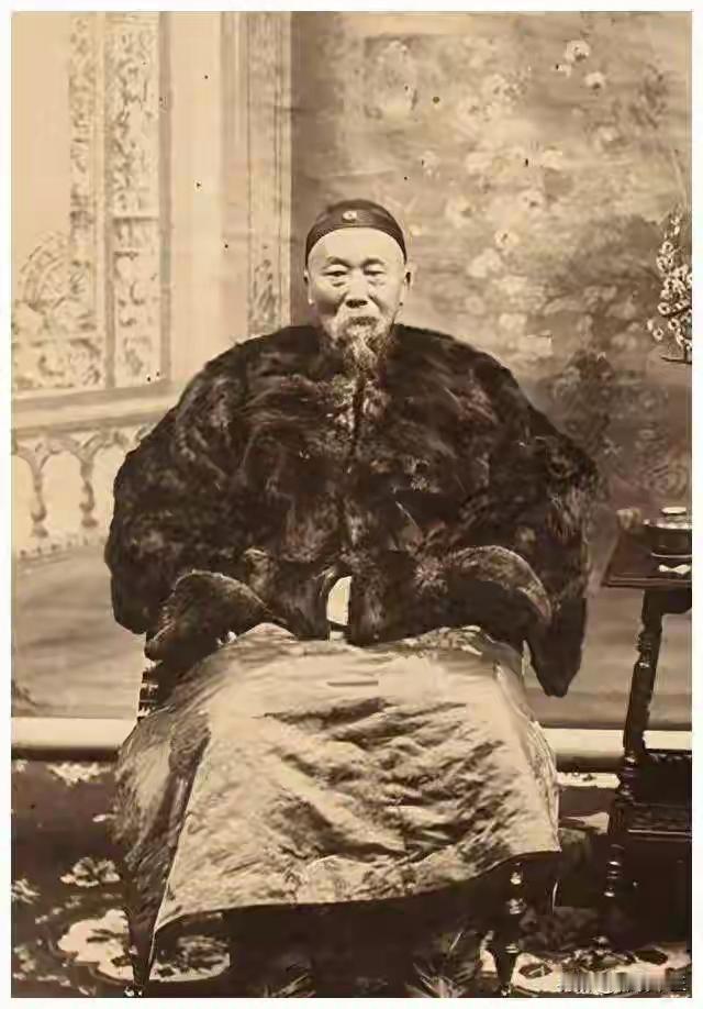 为什么一直有人企图洗白李鸿章，但他在历史上评价却仍然很低呢？我讲几件事，太平