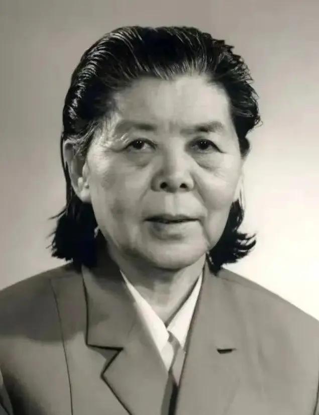 申戈军（1918年～1989年），杨得志上将的原配夫人，原名申淑文，河北魏县人，