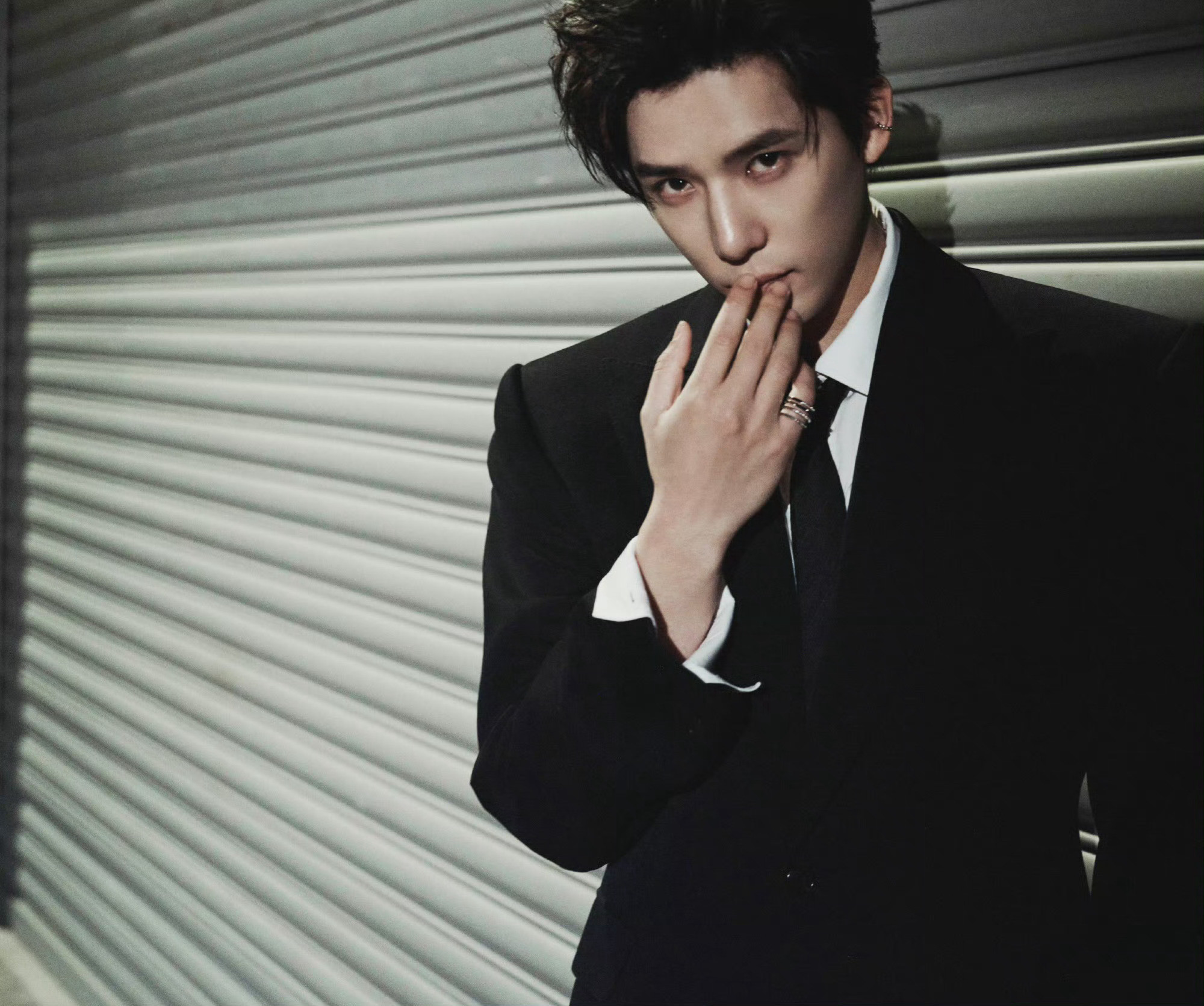 2025爱奇艺尖叫之夜的王安宇，又呈现一组电影质感的大片🖤