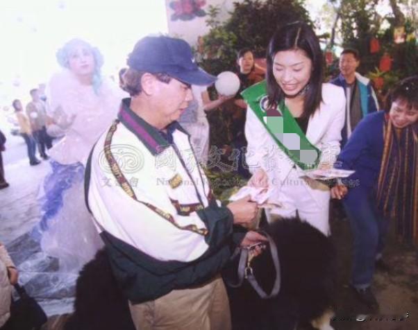 郑丽文越来越招人喜欢。说话不弯弯绕，态度也不模糊。近日她讲话：大陆的底气，就是台