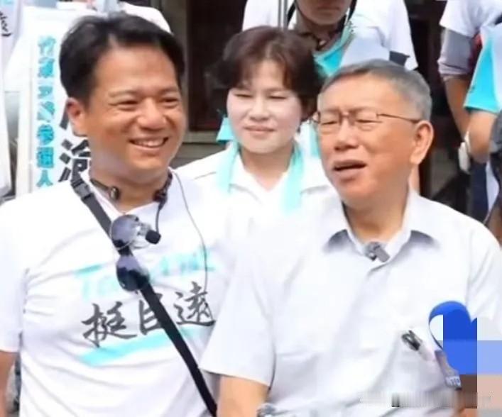 9月27日柯文哲上节目受访，大倒苦水，声称自己摊上的这些官司，目的就是要阻止他角