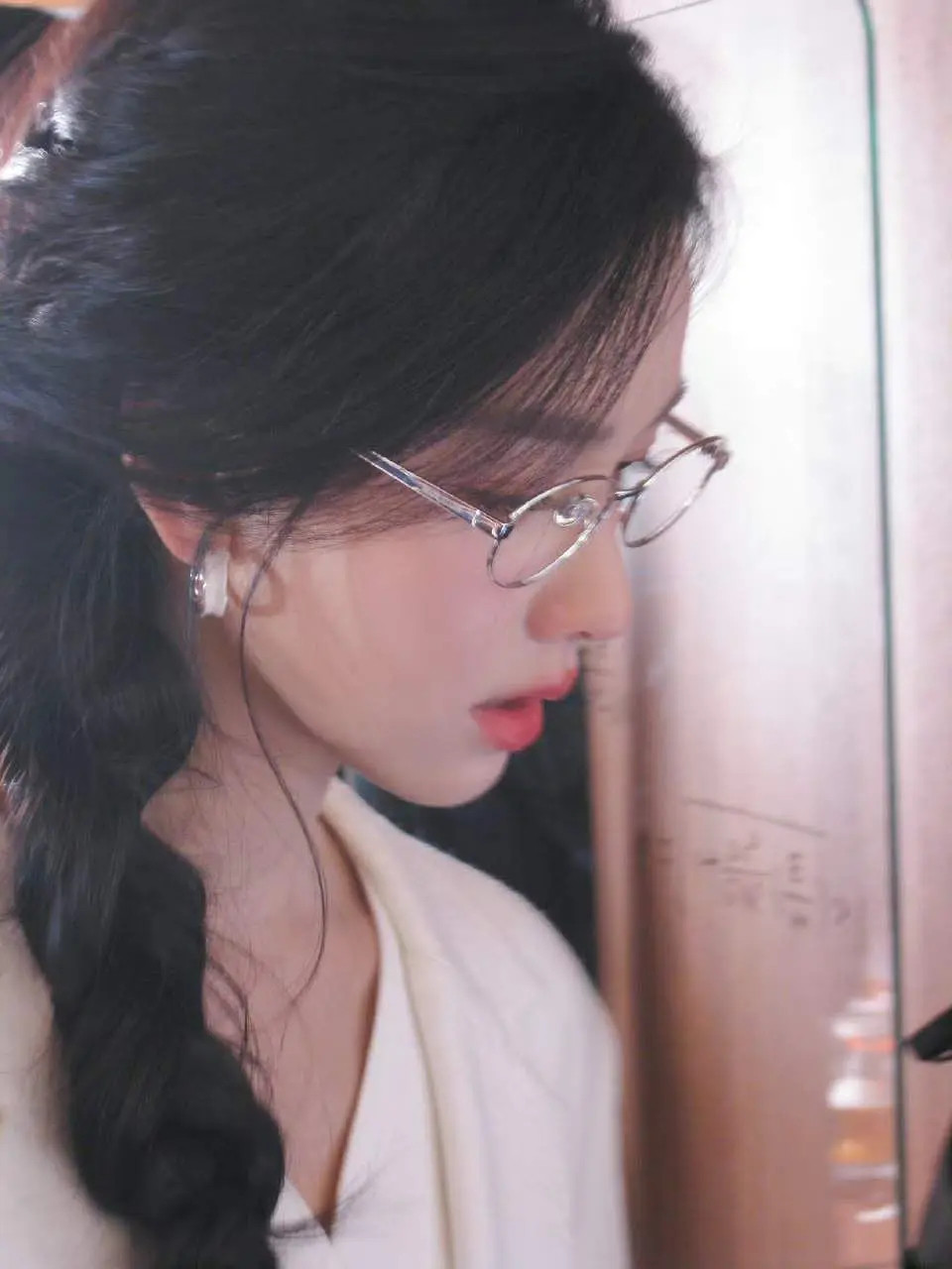 陈都灵这套完全高智感学姐姐姐妈妈老婆，好适合这种妆造啊美嘟！