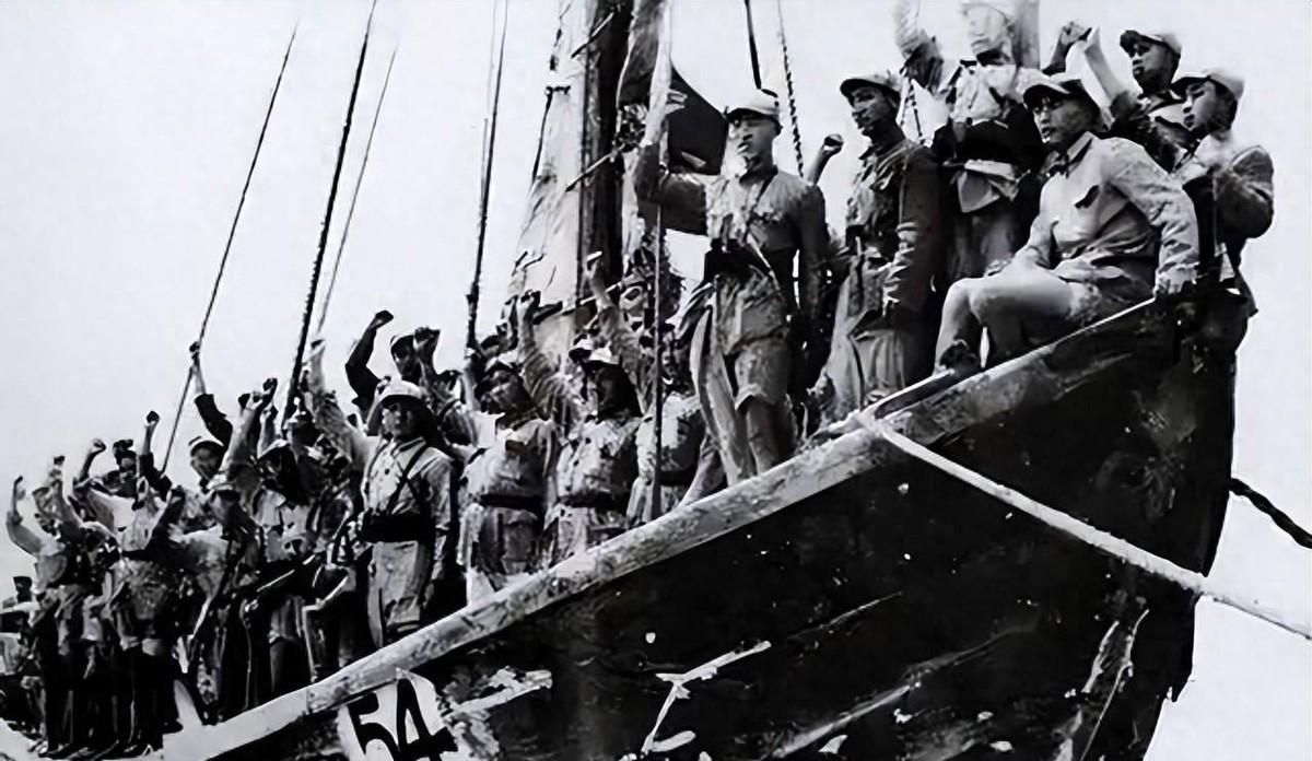 这支特殊部队不属于任何野战军，1950年仍有人穿着红军军装，他们的地位究竟有多独