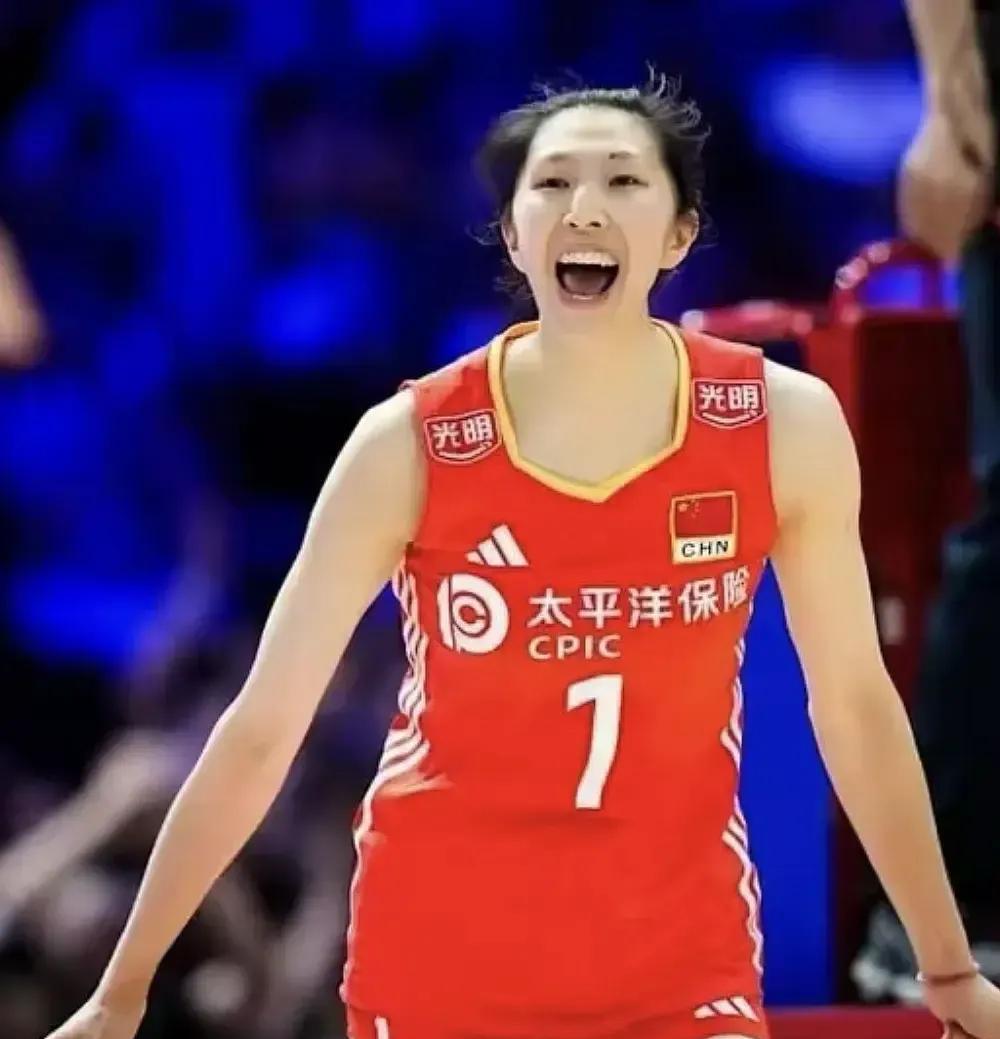 总决赛硬刚波兰女排，就看赵勇如果去破局了。波兰女排，她们的两个副攻，身高出众。