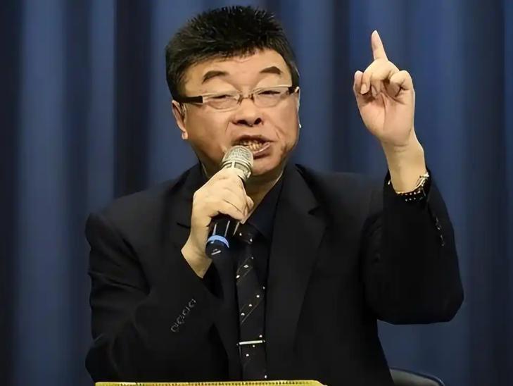 邱毅这回是真把话说重了！面对国民党主席郑丽文反复抛出的两岸“欧盟模式”，他直接给