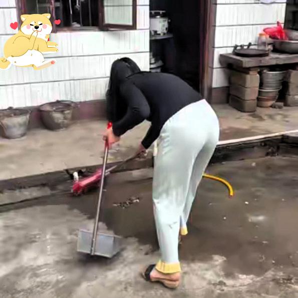 一个家庭的悲哀，在于它倾尽全力抚育孩子长大，最终却培养出一个站在原地“等工作