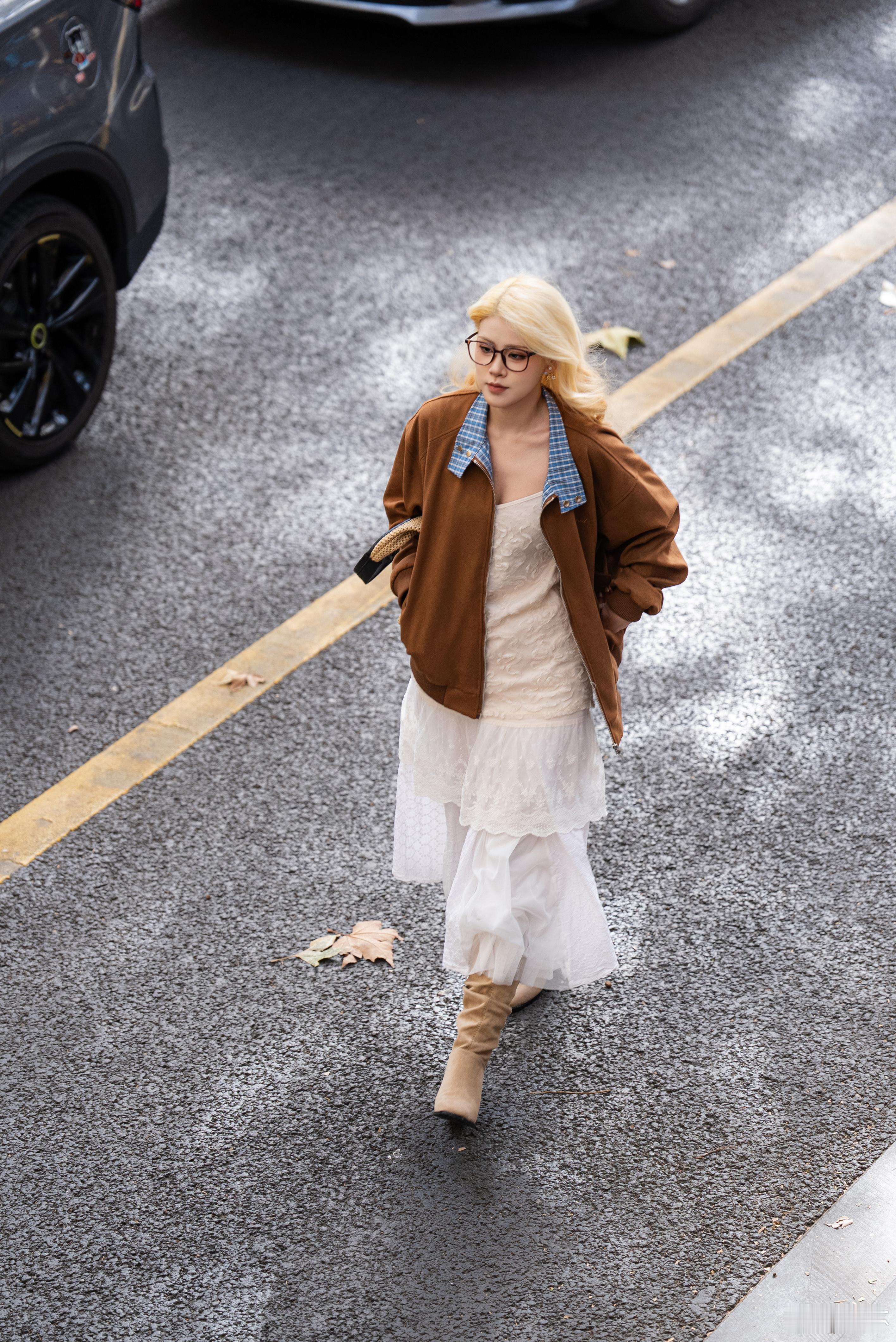 如坏一些日常御姐金发街拍