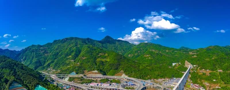 高速公路收费标准及计算方法，你了解吗？高速公路收费标准是根据路段和车型有