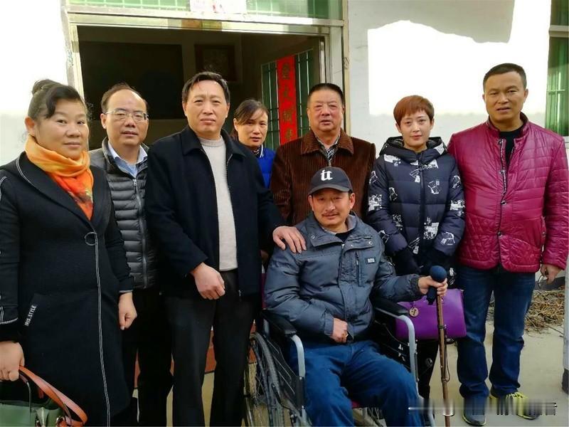 同学聚会总请不动机关人？国庆假期一到，不少人忙着组同学局，可每次清点人数，总