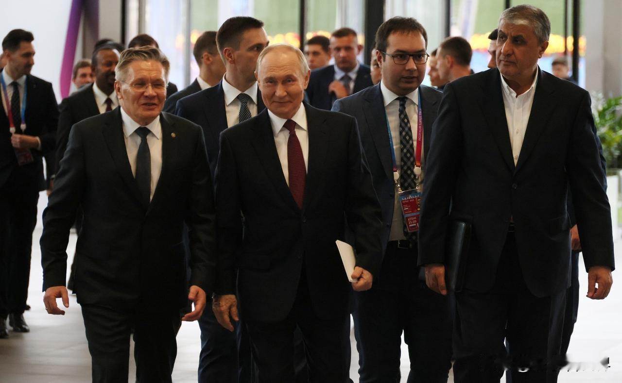 【捷克总理：欧洲现在才想到恢复与普京谈判，为时已晚】布拉格时间2026年1月1