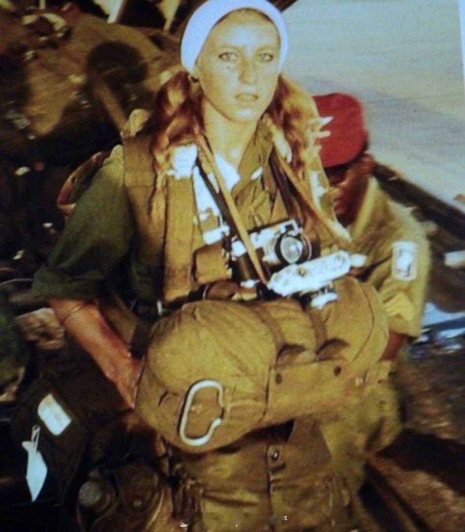 凯瑟琳·勒罗伊是越南战争期间最杰出的战地摄影师之一。她1945年出生于巴黎，20