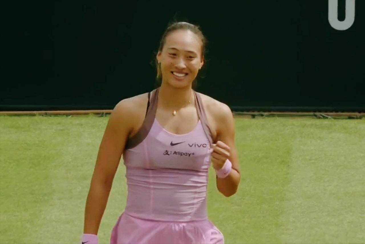 哭了！郑钦文终于取胜，但赢得并不轻松。北京时间6月15日，WTA250