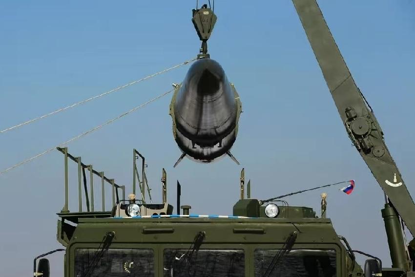 英媒:俄罗斯在白俄罗斯部署榛树导弹，欧洲全境目标均在射程内，打击时间缩短至数十分