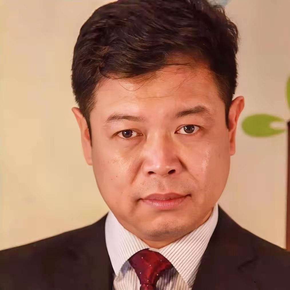 最近几十年，在我们国家，向来有这样一种人，代表人物有海灯法师、马俊仁、何祚庥、