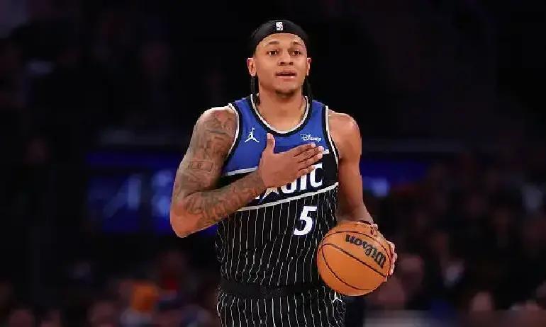 当年魔术那一手“截胡”，直接给休斯顿整不会了。现在再看？那是老天爷在变着法