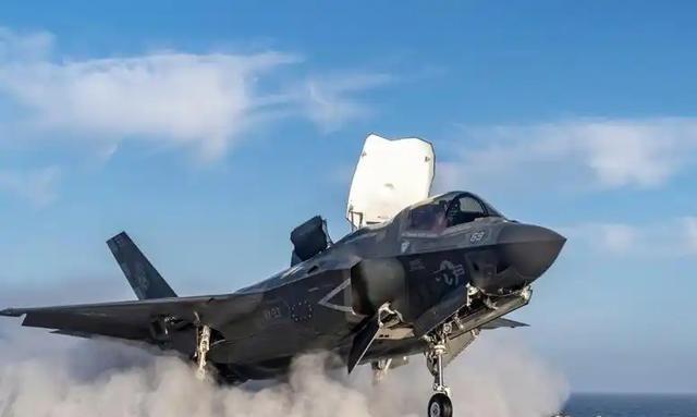 美军F-35从冲绳嘉手纳基地起飞，约20分钟就能飞抵中国沿海，可中国东风-17从