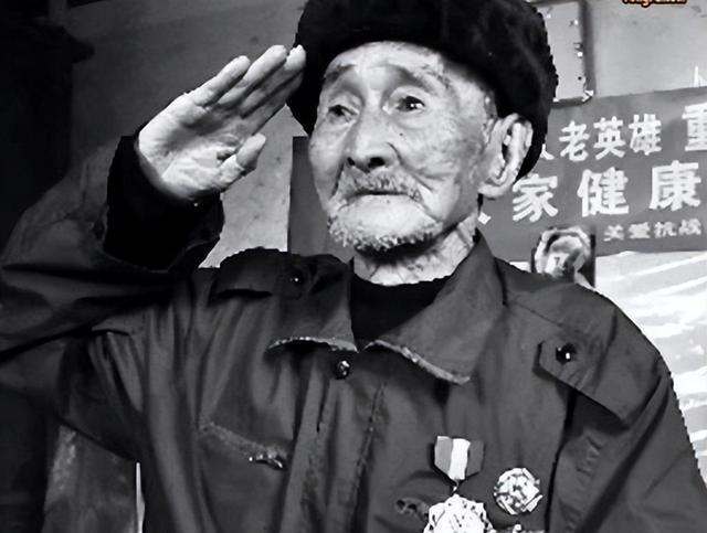 2013年，郑州痴呆老人在寿宴上说漏嘴，女儿立刻报警：快查查我爹女儿坚称，父