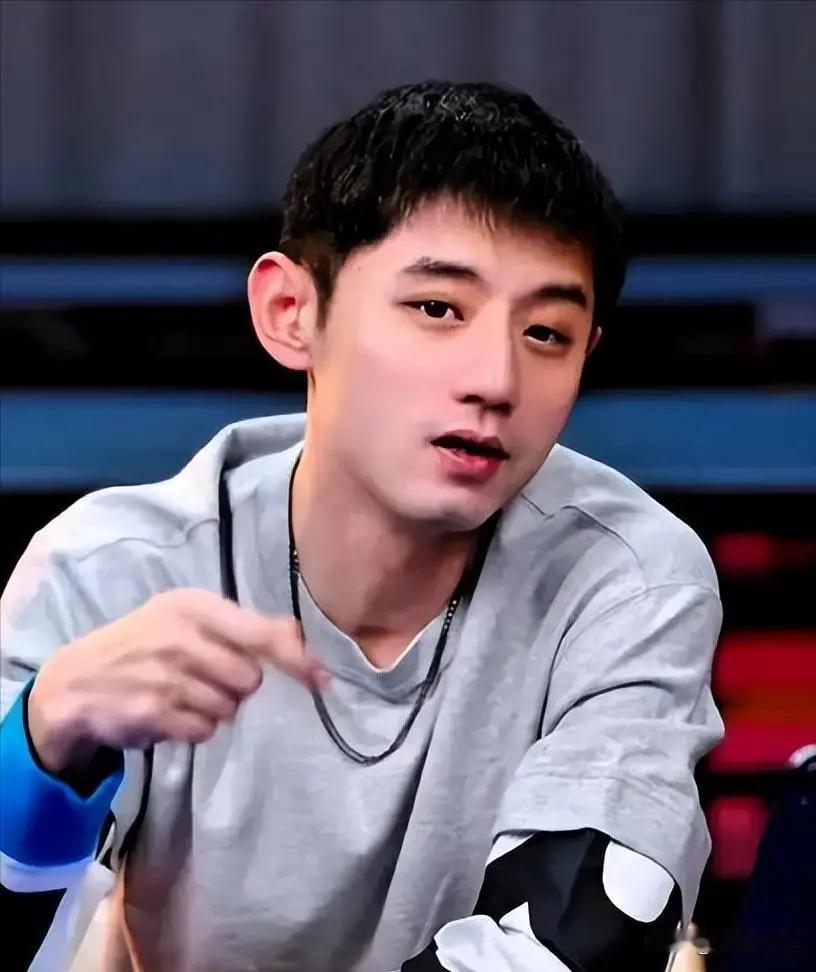 张继科真有“先见之明”，他点出林诗栋的问题无非两点！林诗栋的现状，让人不得不佩