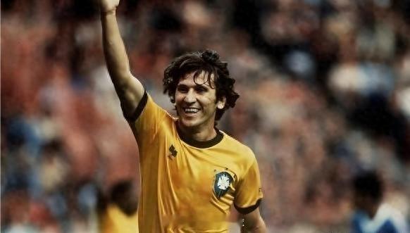 巴西足坛名宿济科在播客采访中力挺C罗，称其虽天赋不高，但凭借极致职业态度成为所有