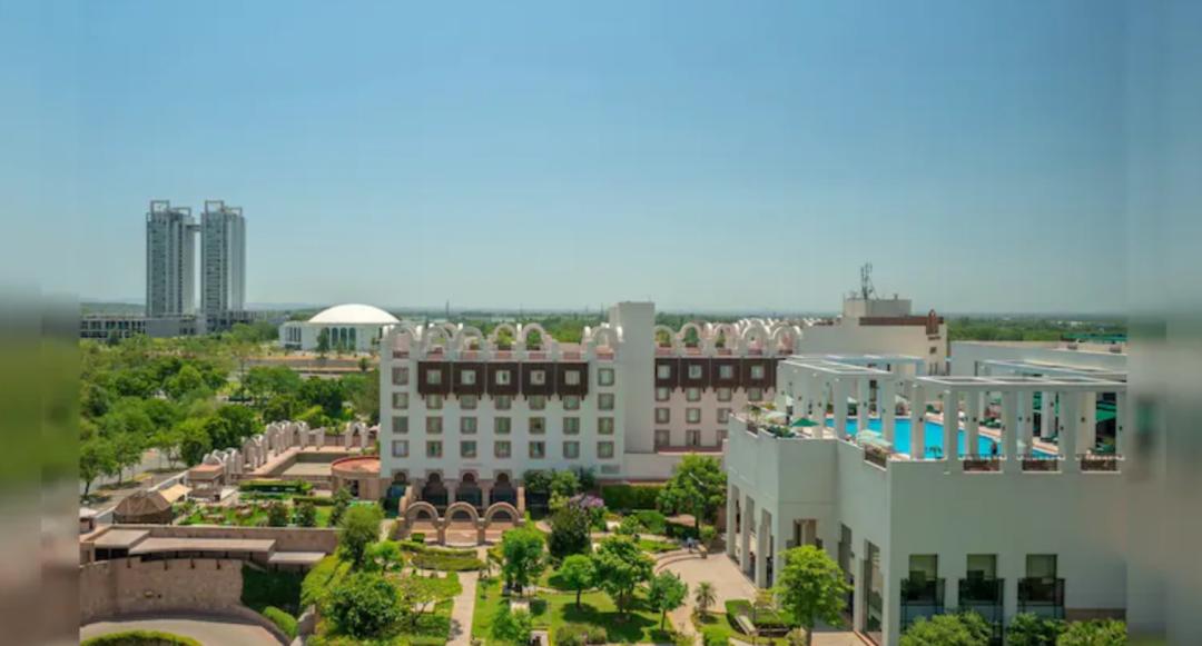 特朗普作出重大让步？美方人员飞抵巴首都！伊朗总统透露重大信息据新华社记者4月