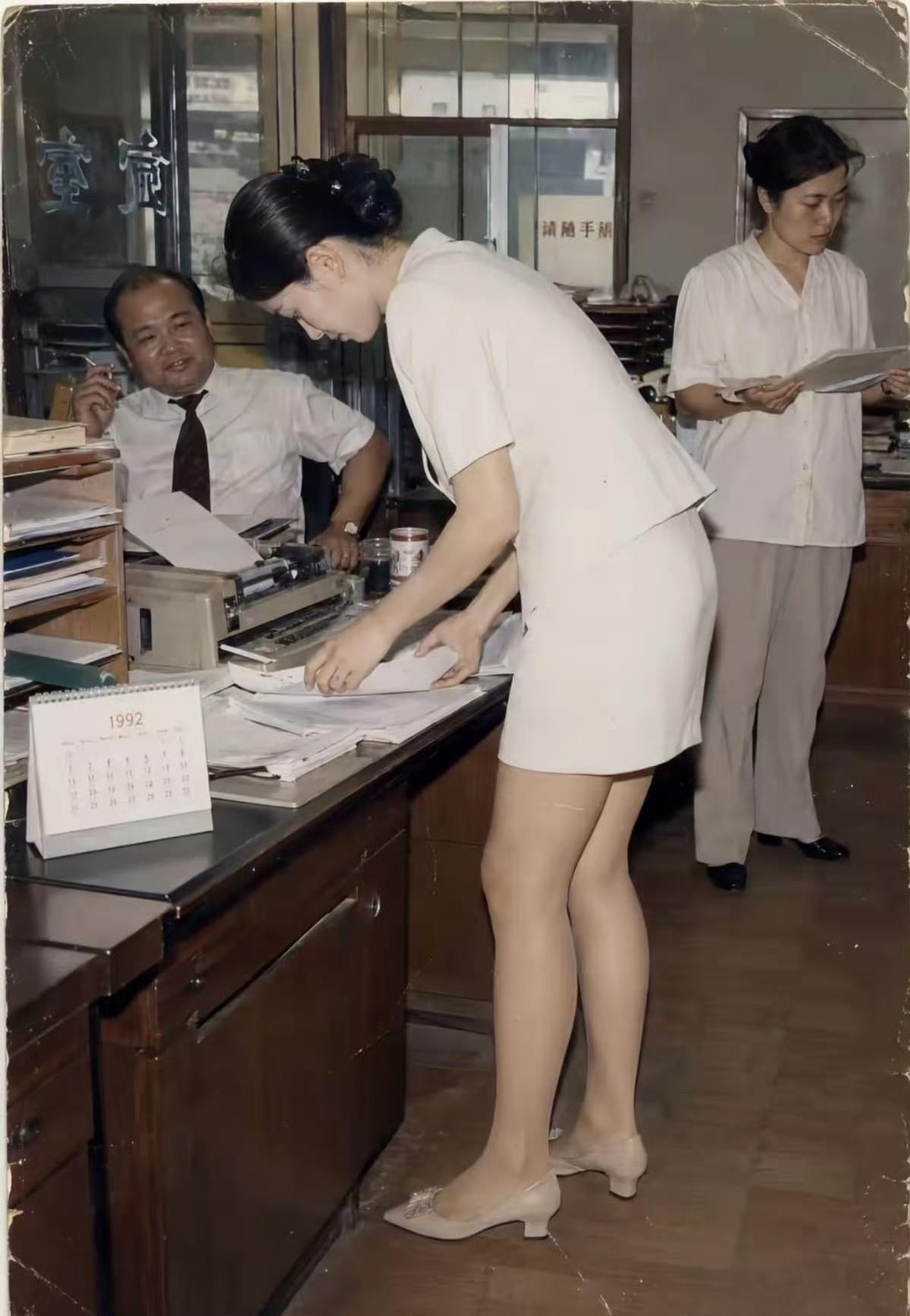 90年代，深圳的职场。港方经理满眼的不友善吧？