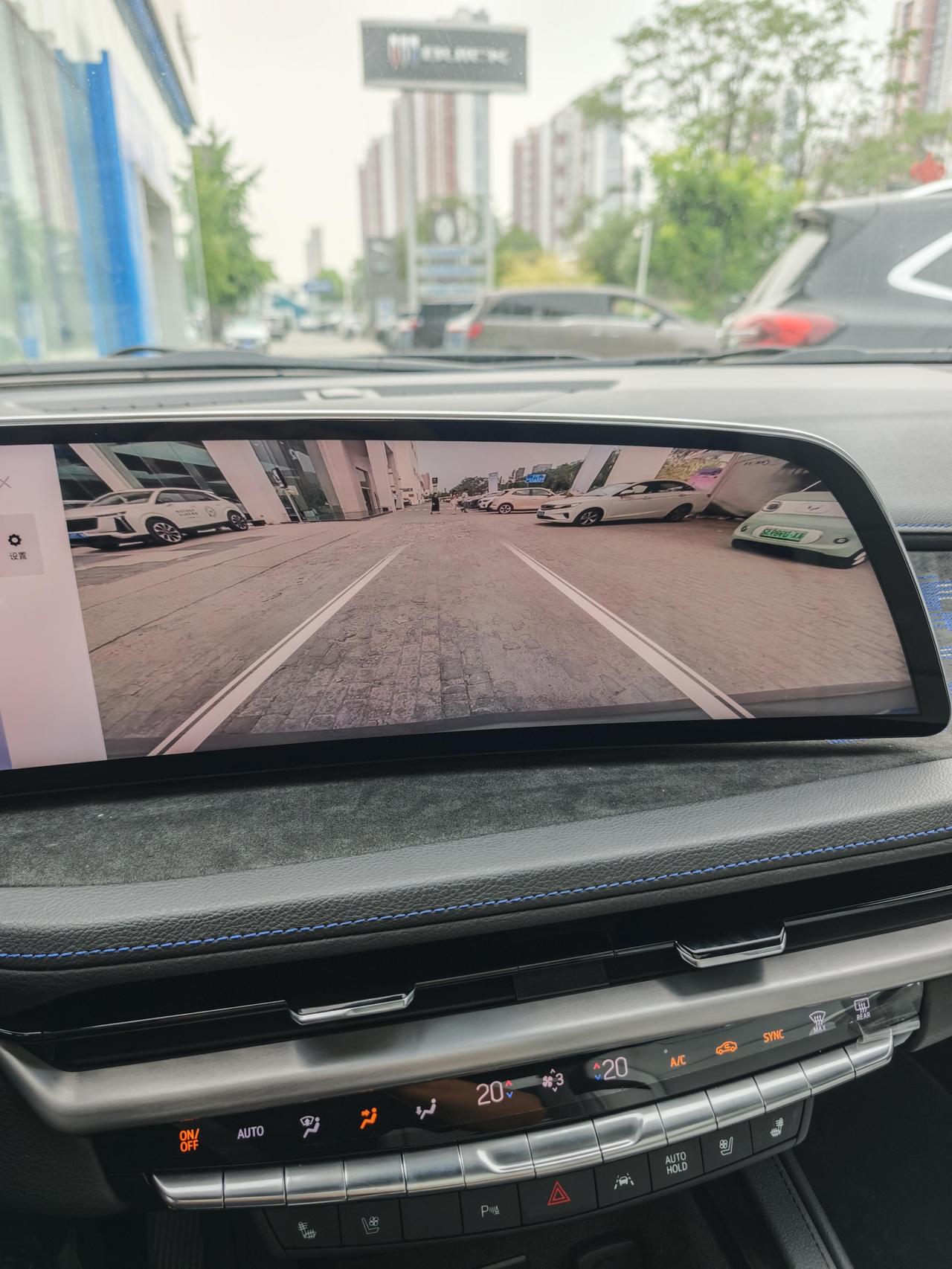 试驾凯迪拉克xt4家用确实一般