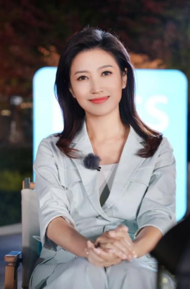 2017年，主持人刚强向春妮求婚，春妮提出婚后不要孩子，刚强一口答应。对春妮而言
