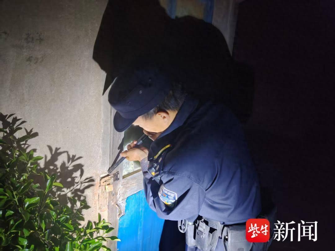 跨国求救！5月5日扬子晚报报道，凌晨3时，身在新加坡的黄女士急忙联系启东市公安局
