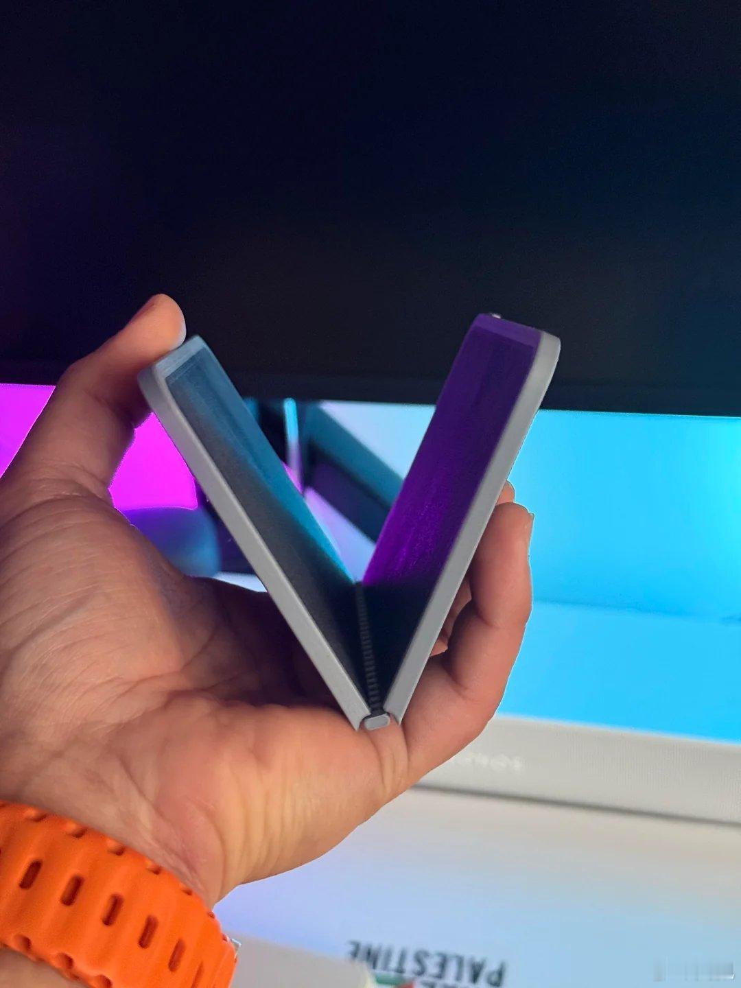 据说这是iPhone折叠屏的样子？市场前景大不大？iphone18