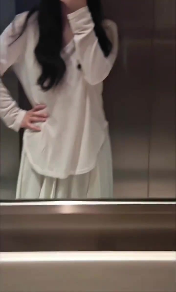 我想保持神秘感但我的嘴闭不上