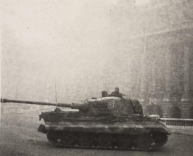 这辆虎2“314”号在柏林战役中，它击毁了大约39辆坦克，其中包括一些Is-2