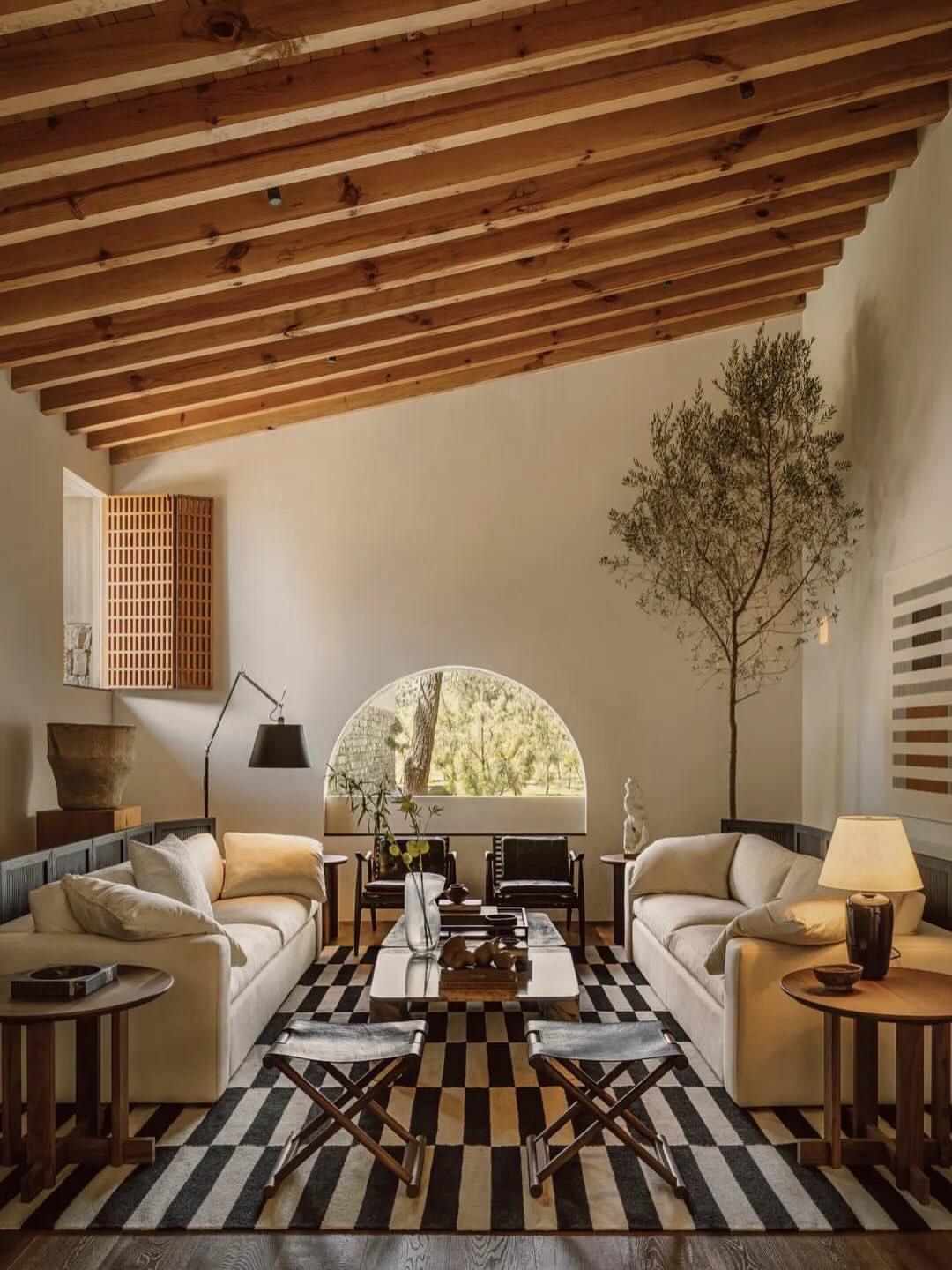 木与石的碰撞，是山野与生活的对话，质朴无华，却越看越有味道。春日生活打卡季家