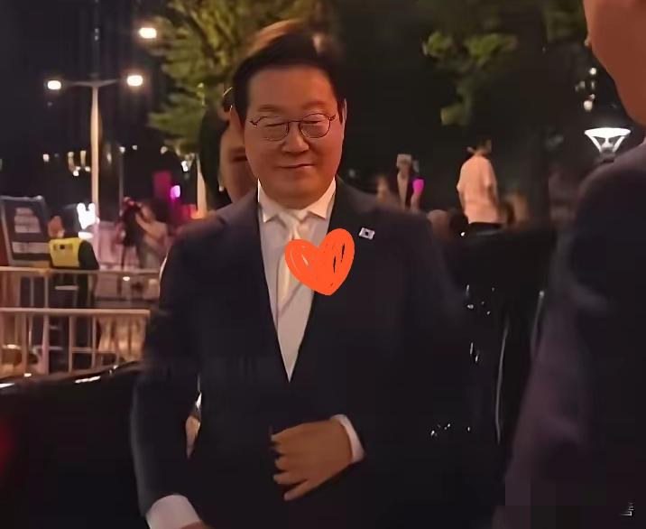 硬核营救!李在明重拳出击跨国电诈链当韩国大学生的血泪控诉从柬埔寨牢笼传出时,