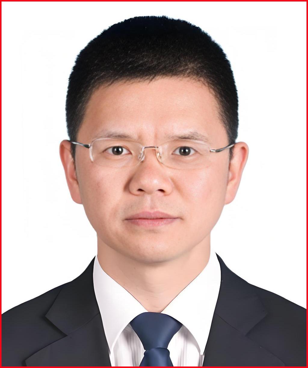 朋友在海南省电力部门上班，今天听说海南电网的徐总上了热搜。朋友说徐总斯文儒雅，长