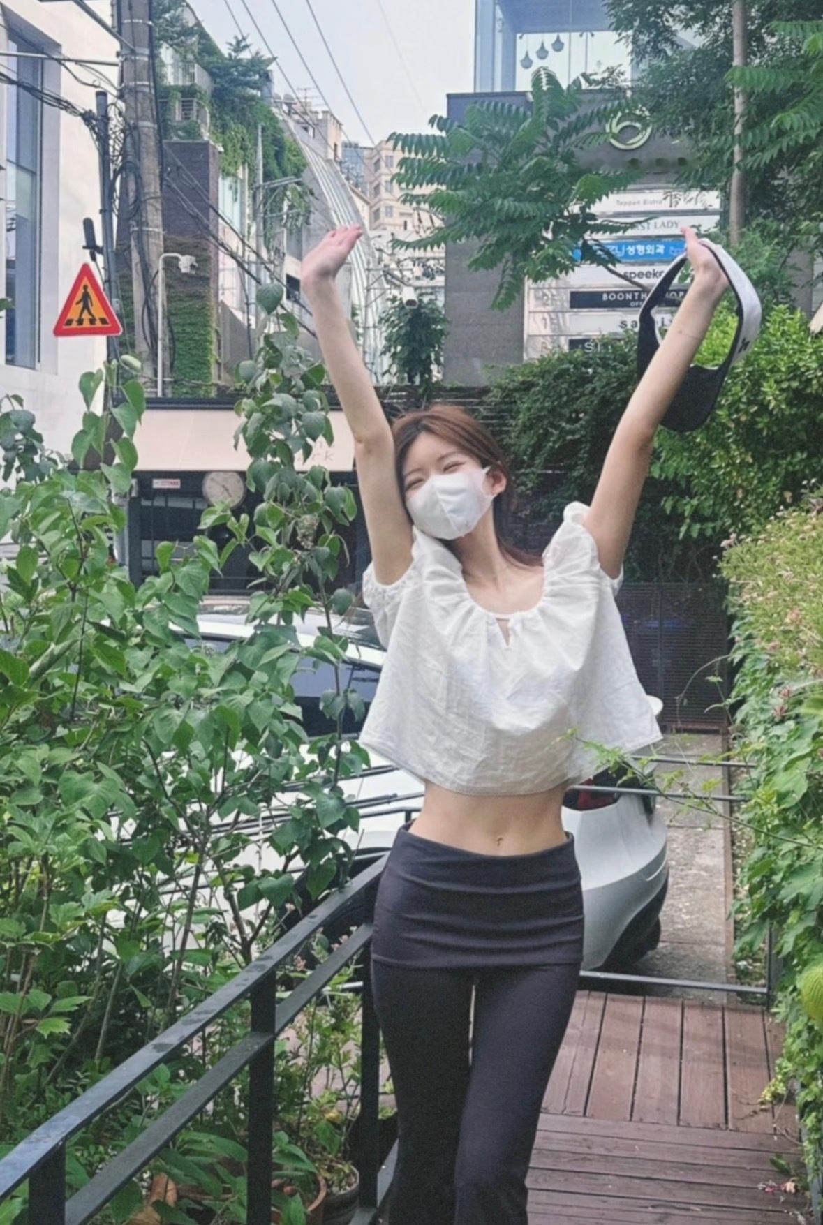 你的减肥搭子已就位🖤📸分享一期赵露思身材照片赵露思