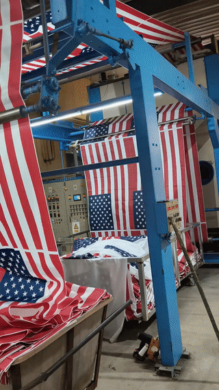 国外有很多国家用的国旗其实都是咱们中国的企业生产的。中国制造的国旗物美价廉，质