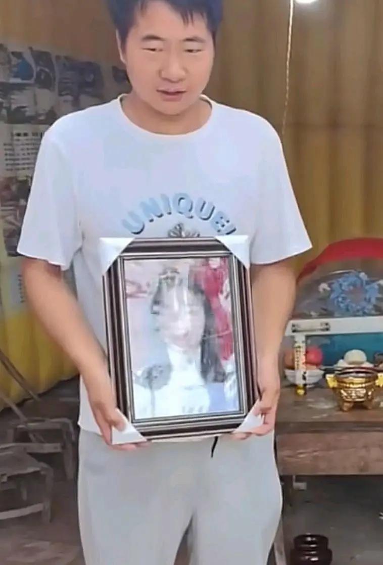 为什么洛阳那个羊水栓塞的产妇离世之后，孩子爸爸被全网追着骂？7月4号，洛阳。